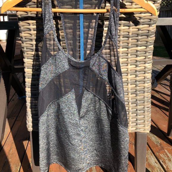 VEUC Lululemon If You’re Lucky Tank - 4 - Picture 8 of 9